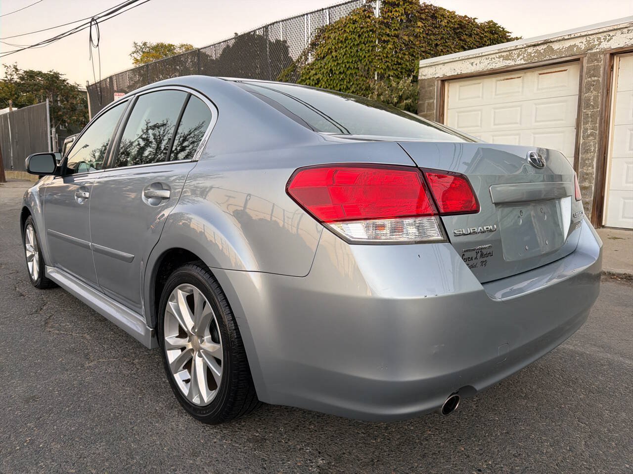 Used 2013 Subaru Legacy 2.5i Premium AWD/4WD image 4