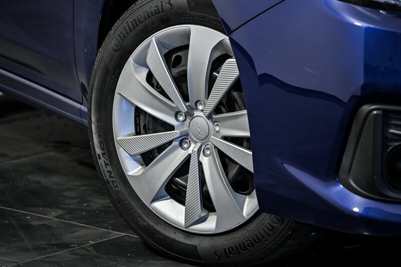 Used 2023 Subaru Impreza 2.0i AWD/4WD image 3