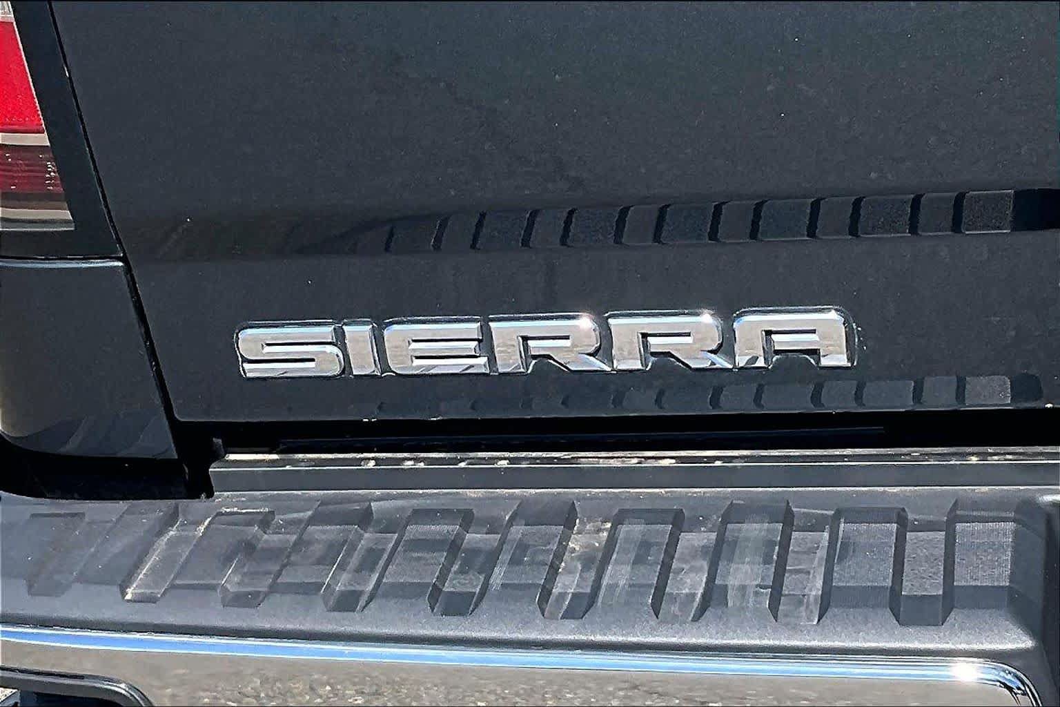 Used 2018 GMC Sierra 1500 SLT AWD/4WD image 9