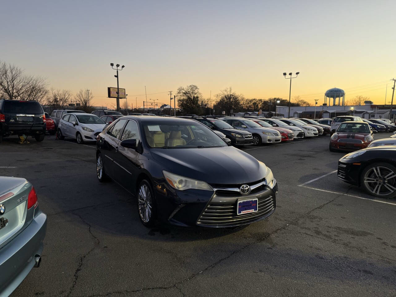 Used 2016 Toyota Camry XLE w/ Moonroof Package image 3