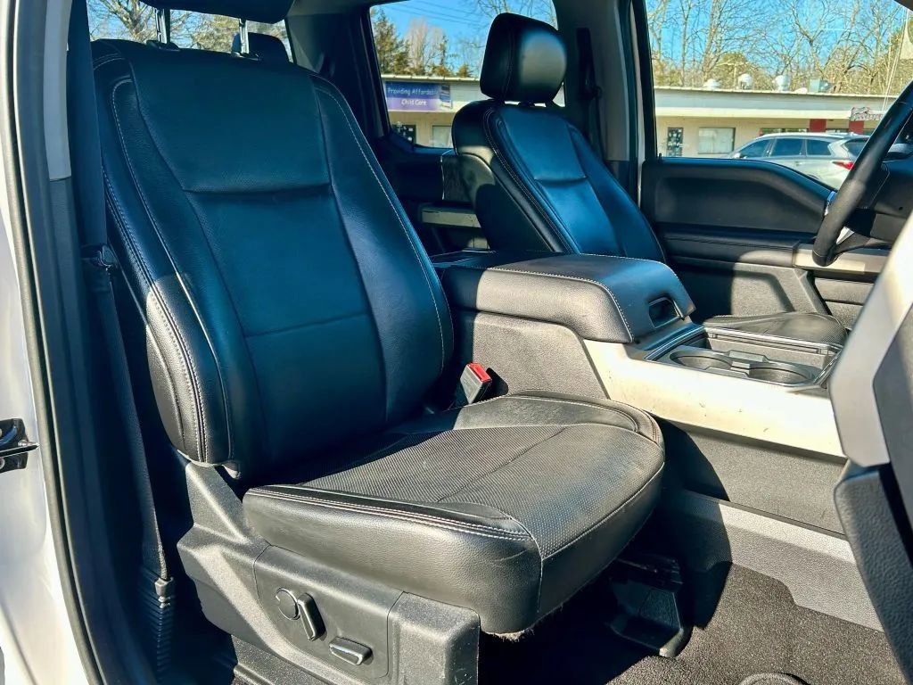 Used 2018 Ford F250 Lariat w/ Chrome Package image 16