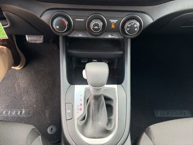 Used 2022 Kia Forte LXS image 22