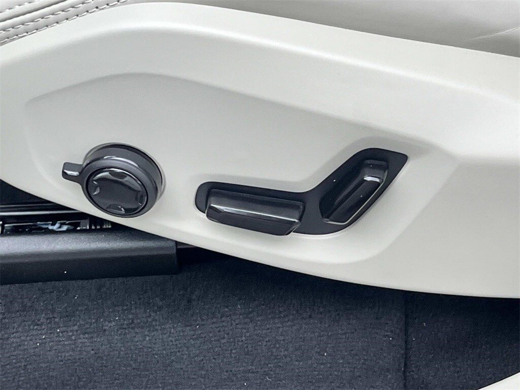 Certified 2026 Volvo XC90 B6 Ultra AWD/4WD image 23