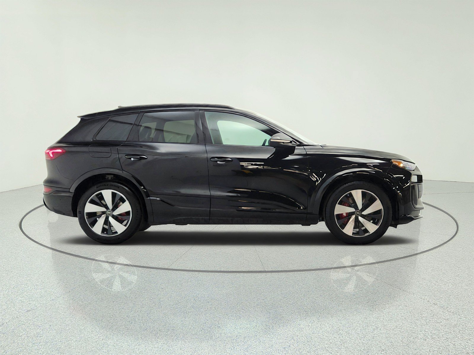 New 2027 Audi SQ6 e-tron Premium Plus AWD/4WD image 4