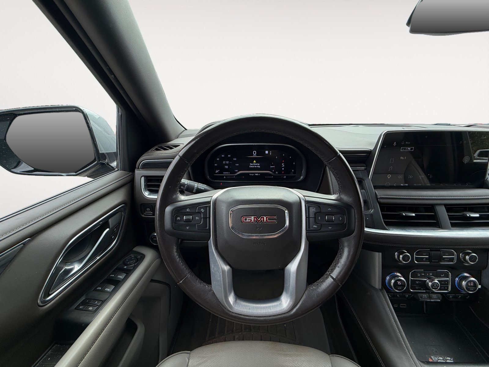 Used 2023 GMC Yukon SLT RWD image 12