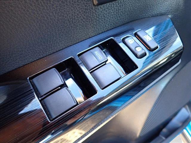 Used 2018 Toyota RAV4 Limited image 16