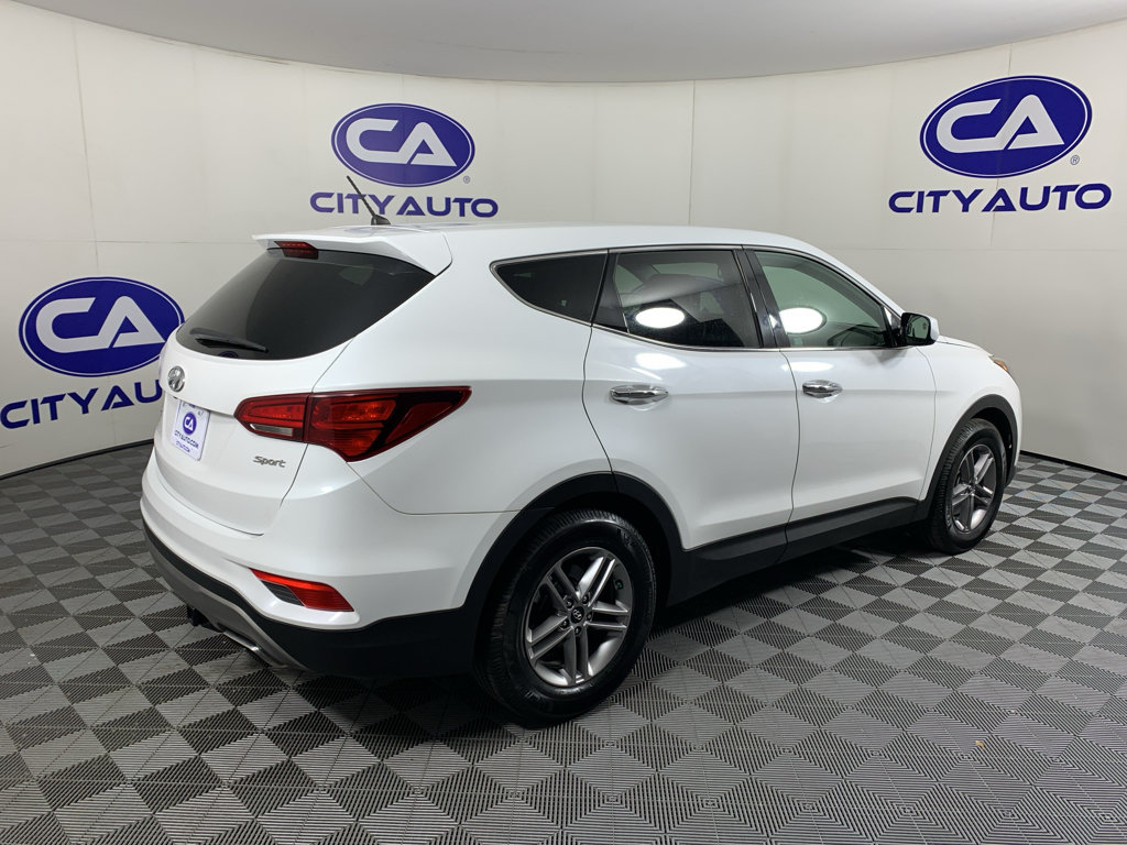 Used 2018 Hyundai Santa Fe Sport FWD image 3