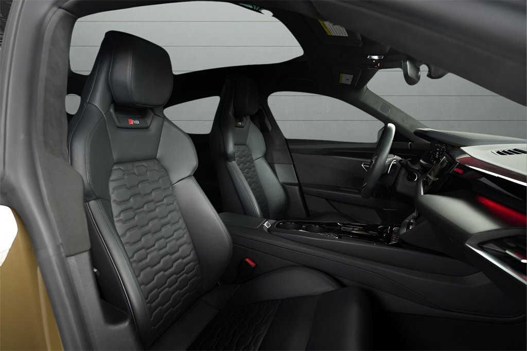 Used 2024 Audi RS e-tron GT image 28
