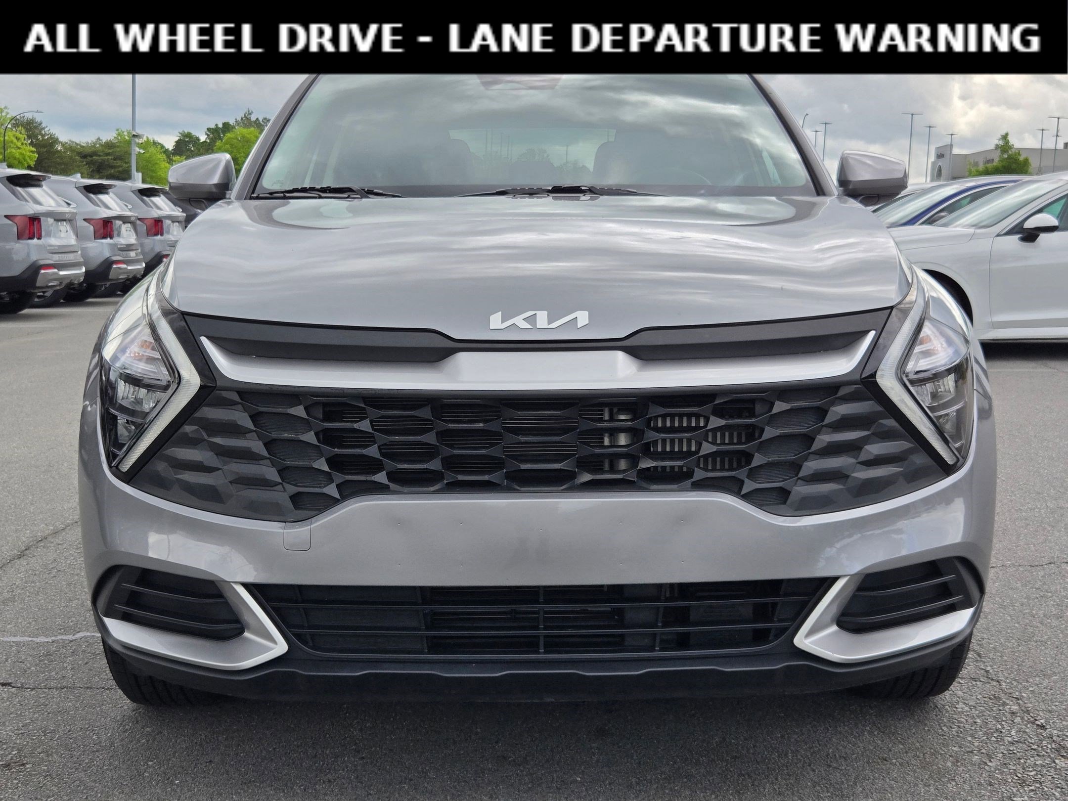 Used 2023 Kia Sportage LX image 2