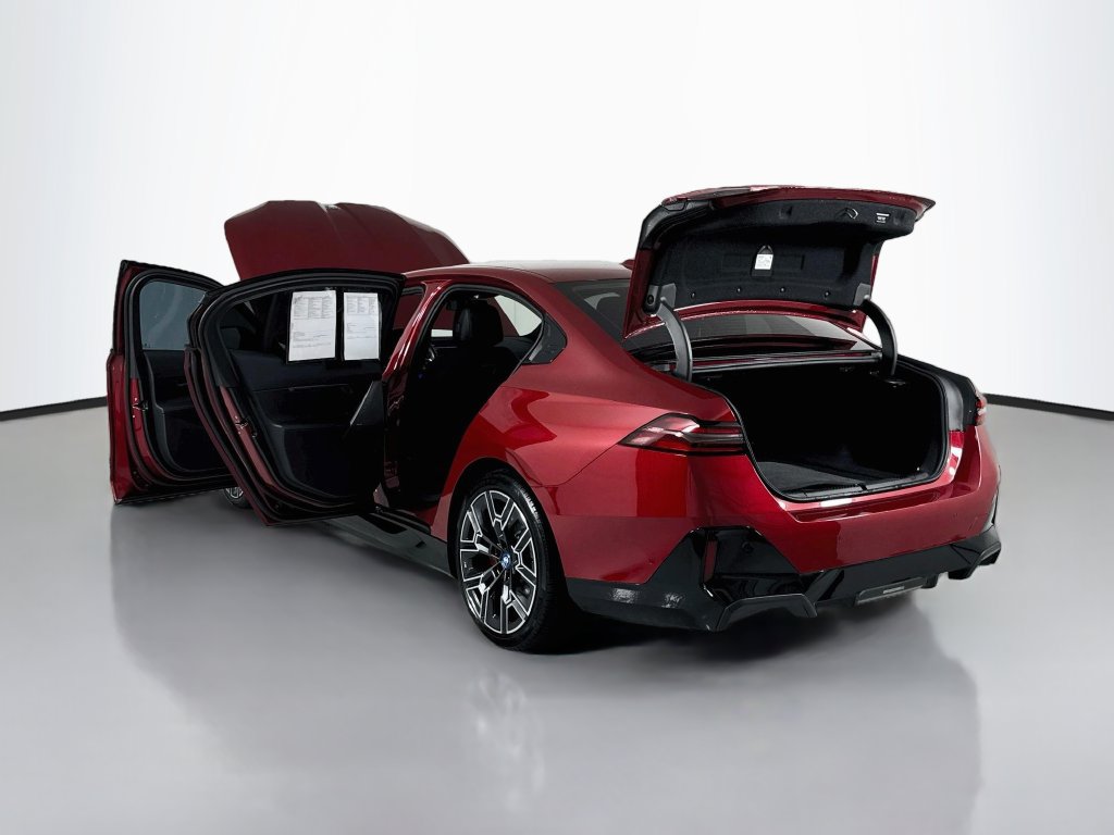 Used 2024 BMW i5 eDrive40i w/ M Sport Package RWD image 29