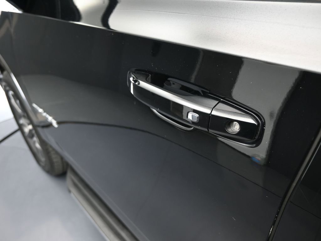 Used 2022 Chevrolet Tahoe LT w/ Luxury Package image 39