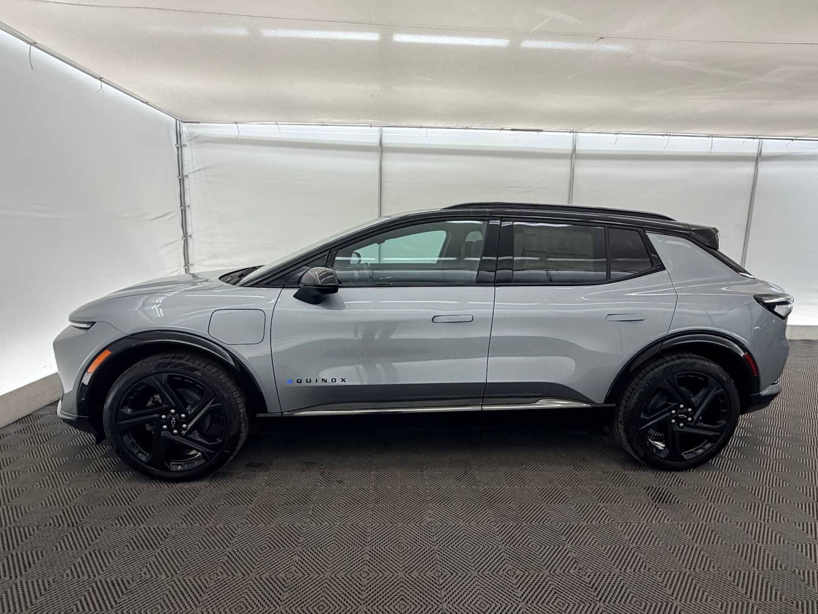 New 2026 Chevrolet Equinox EV RS image 3