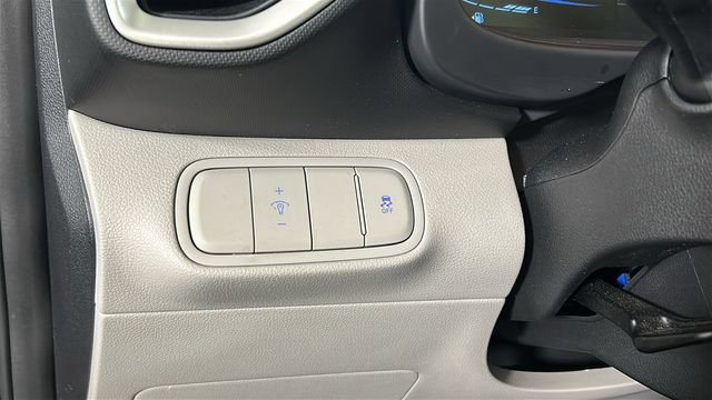 Certified 2023 Hyundai Venue SEL FWD image 19