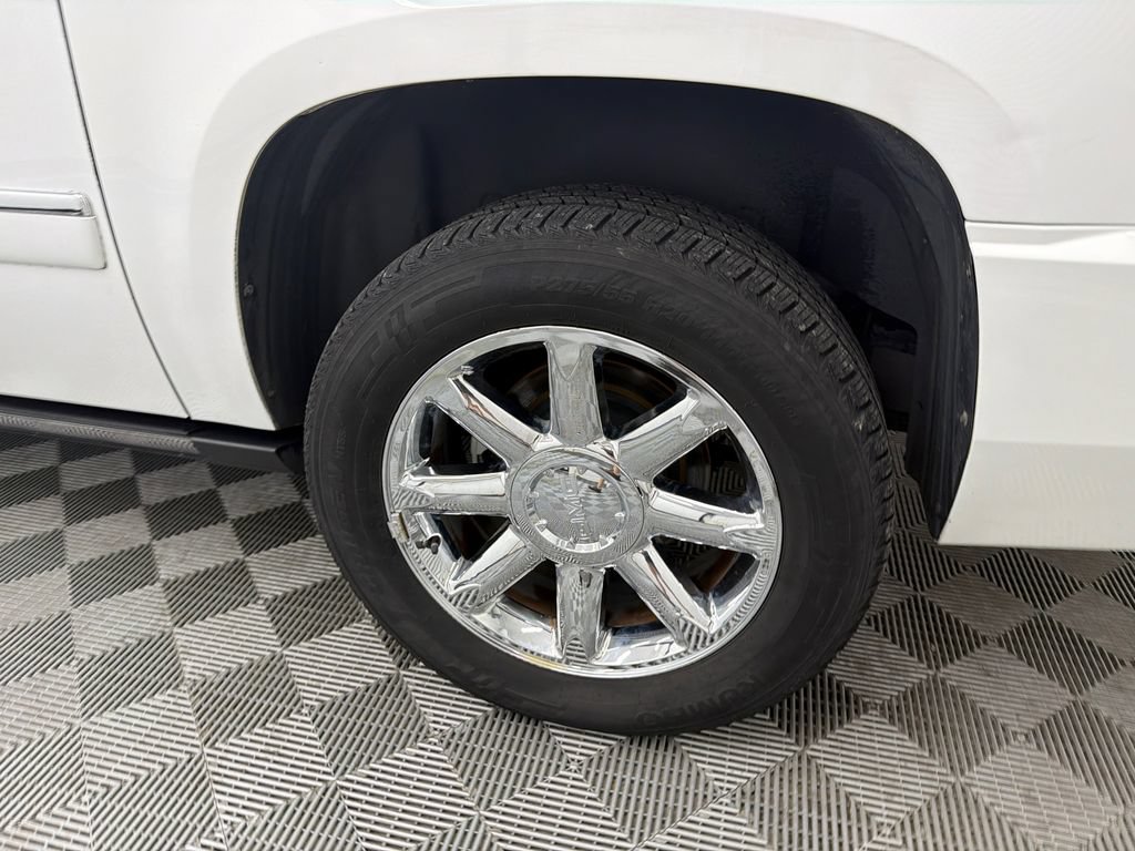 Used 2012 GMC Yukon XL Denali AWD/4WD image 19