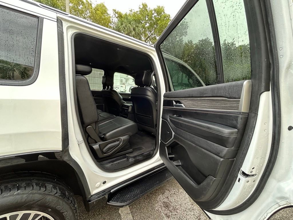 Used 2024 Jeep Wagoneer Series II w/ Flexible Seating Group image 35