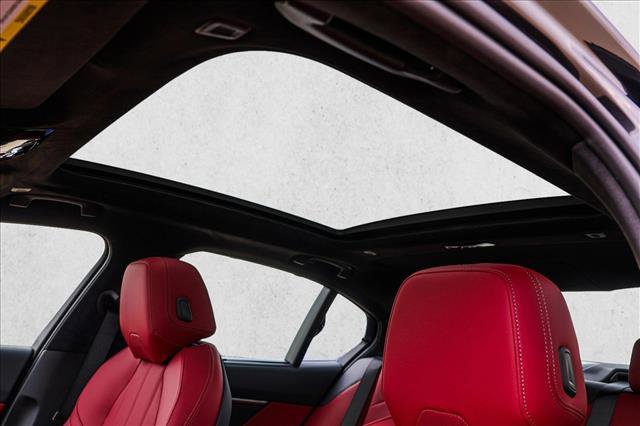 New 2026 BMW 550e xDrive image 11