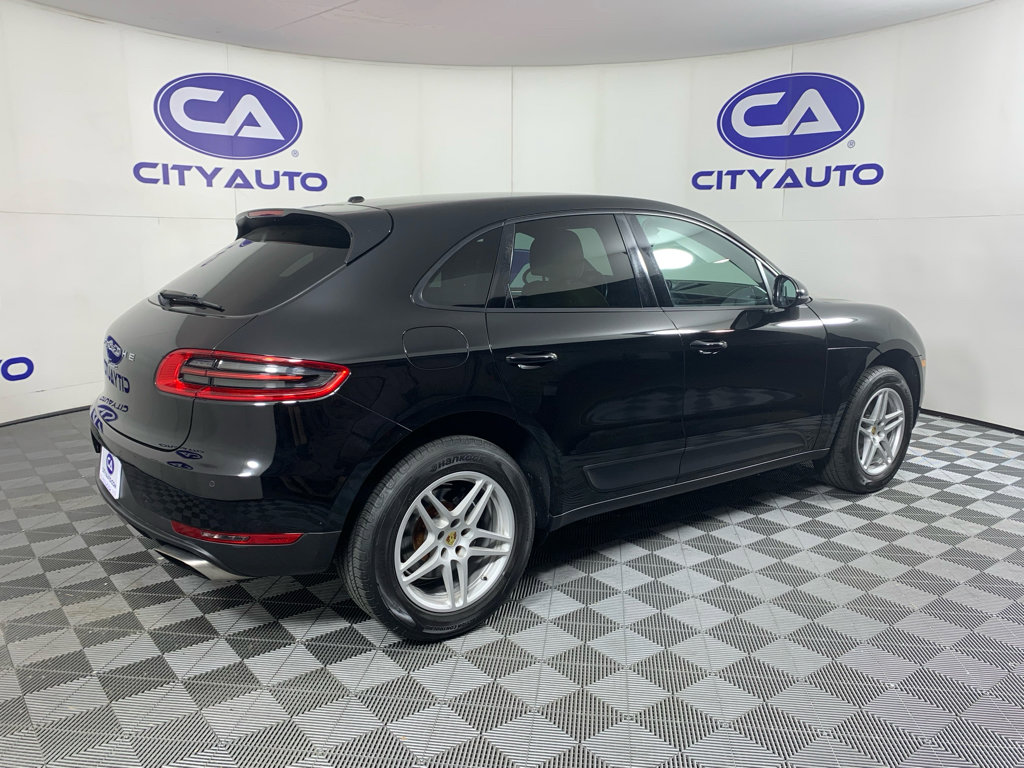 Used 2018 Porsche Macan image 3