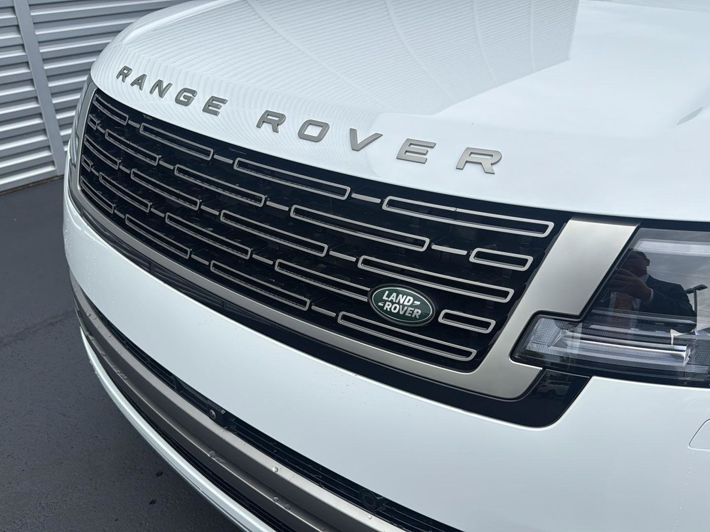 New 2027 Land Rover Range Rover Long Wheelbase SE AWD/4WD image 8