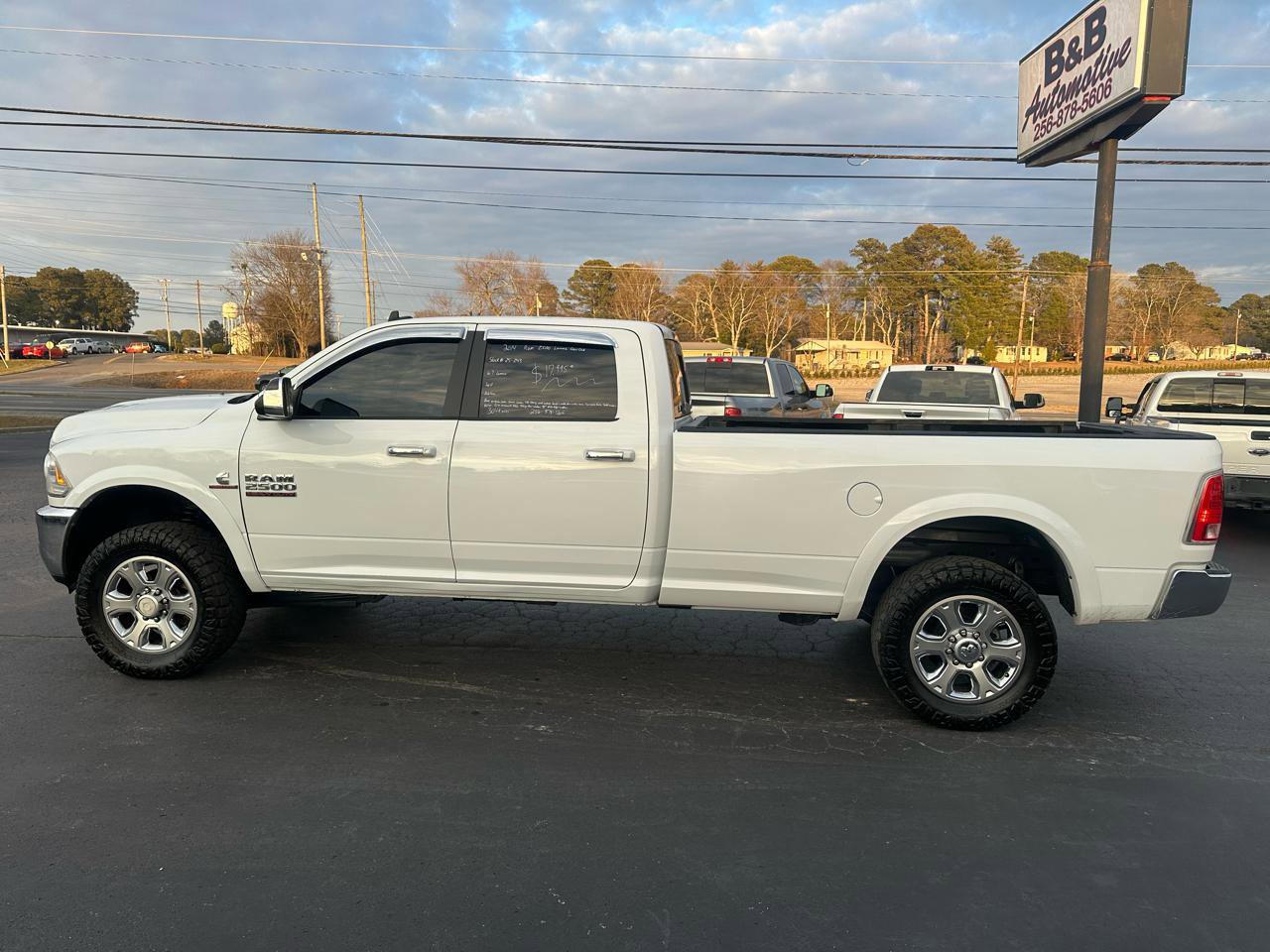 Used 2014 RAM 2500 Laramie w/ Convenience Group image 9