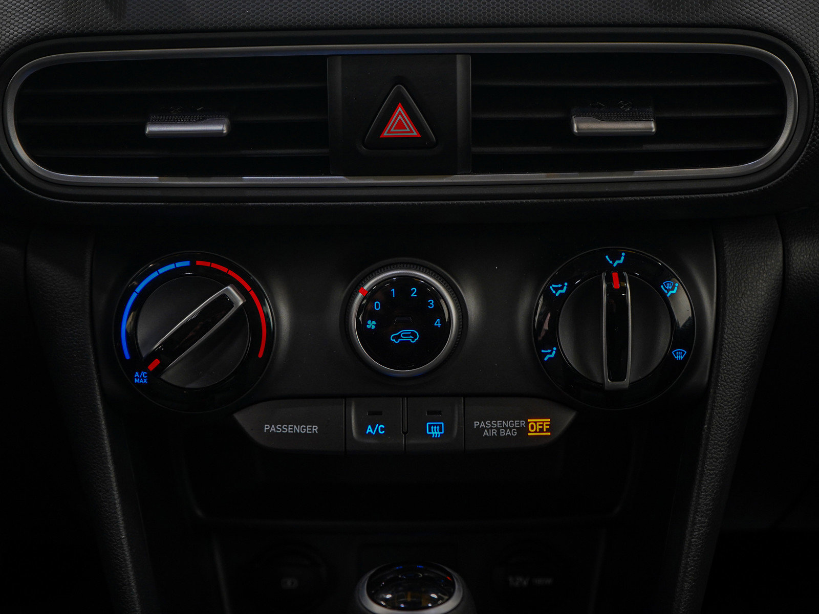 Used 2019 Hyundai Kona SEL w/ SEL Tech Package 02 image 18