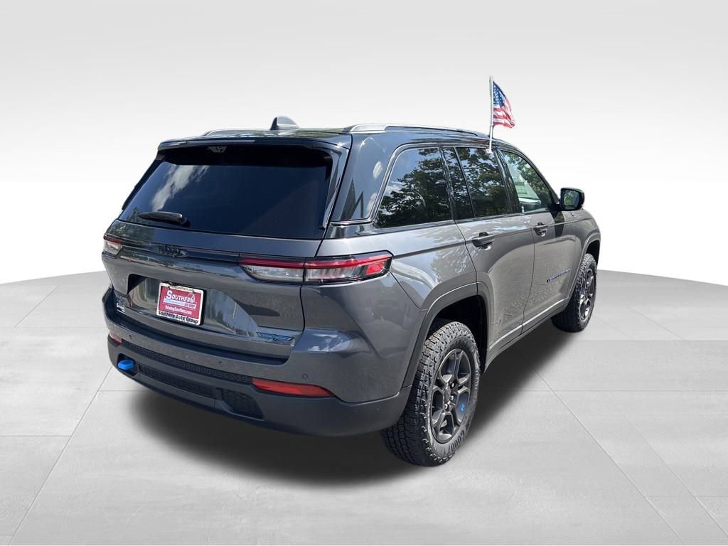 New 2024 Jeep Grand Cherokee Trailhawk w/ Advanced Protech Group II image 8