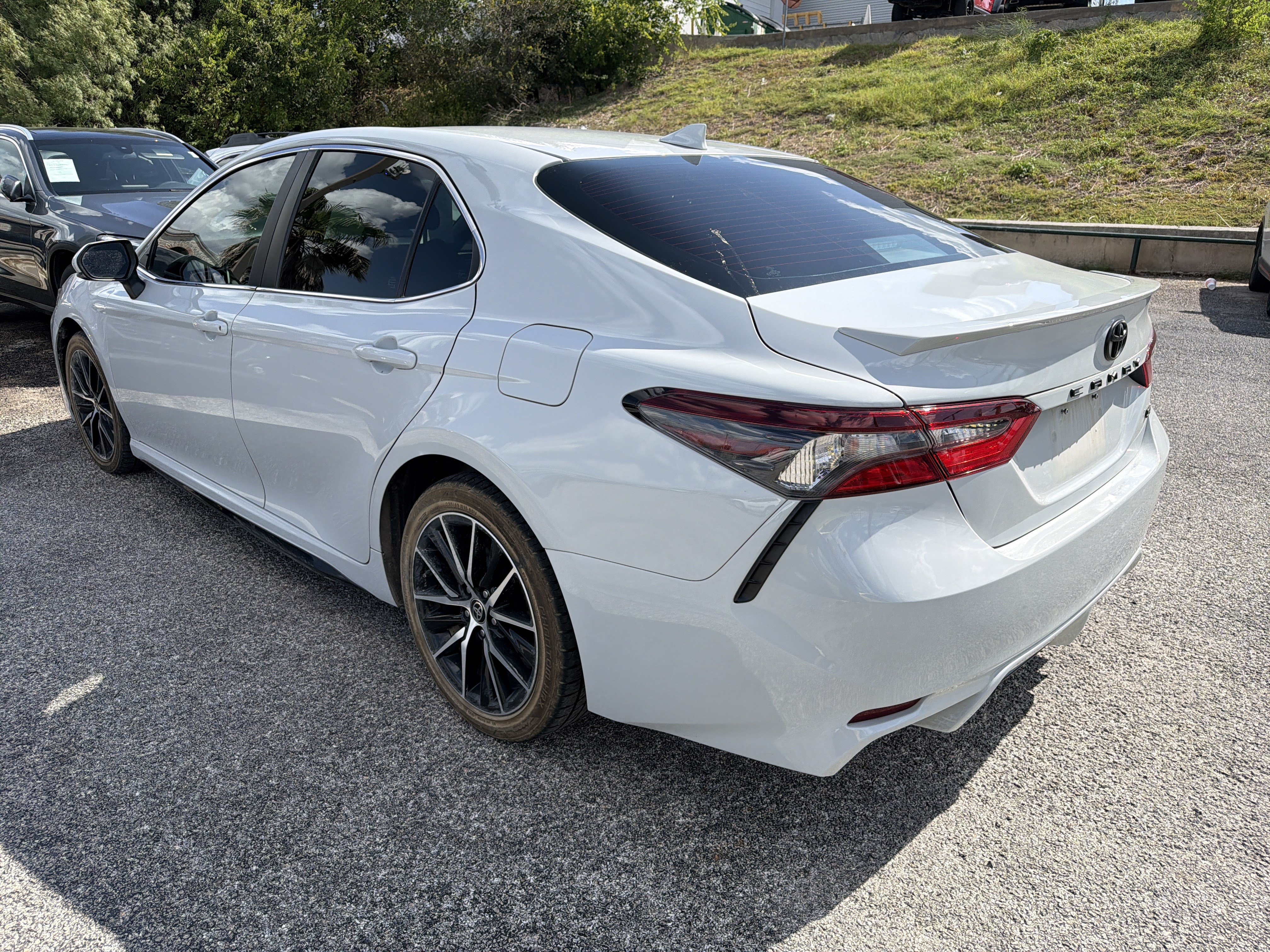Used 2024 Toyota Camry SE FWD image 5