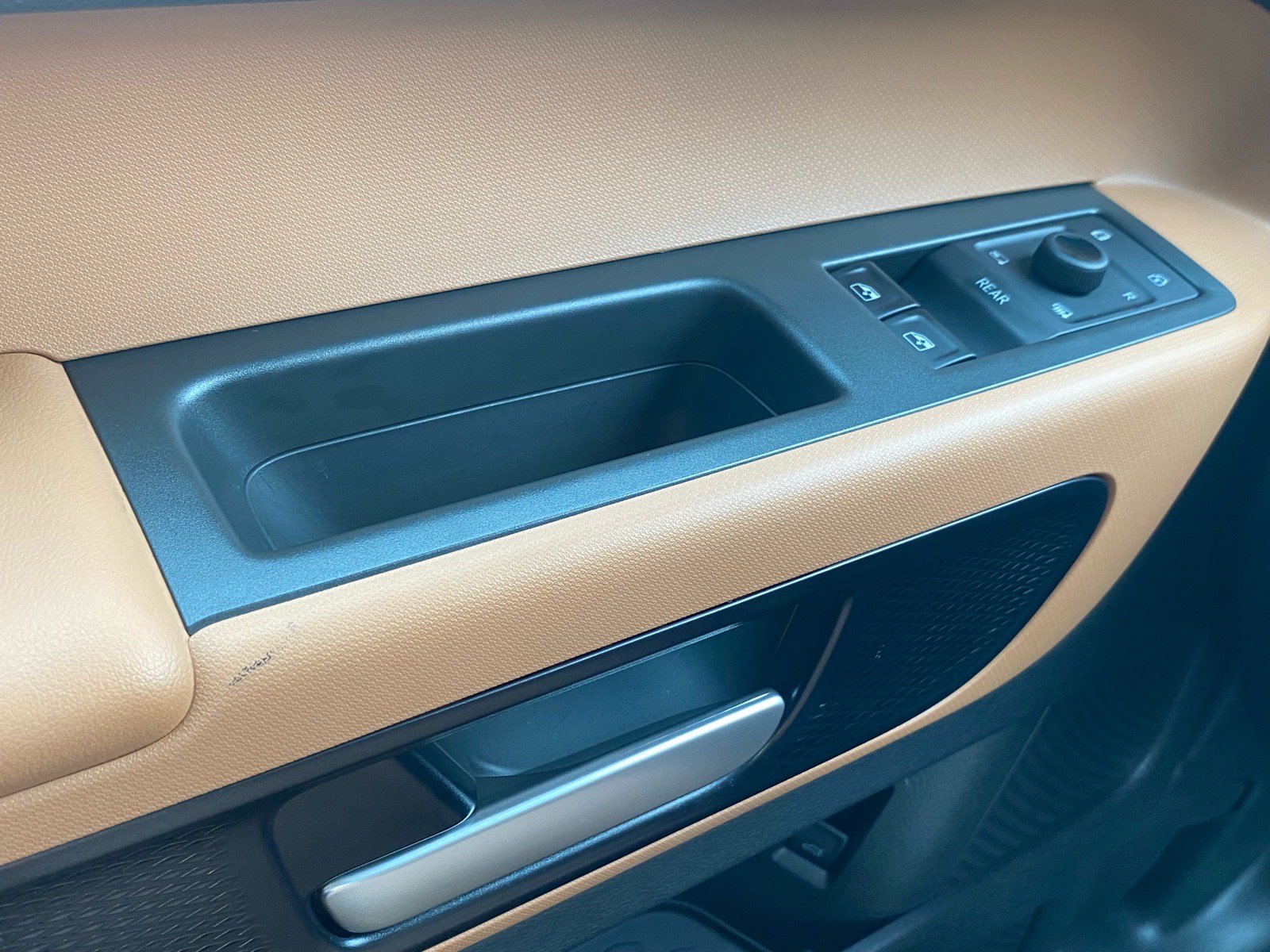 Certified 2025 Volkswagen ID. Buzz Pro S RWD image 17