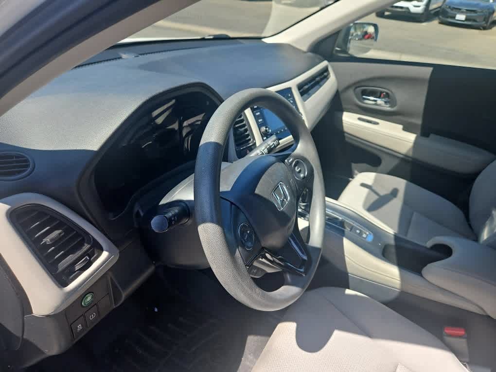 Used 2021 Honda HR-V LX image 9