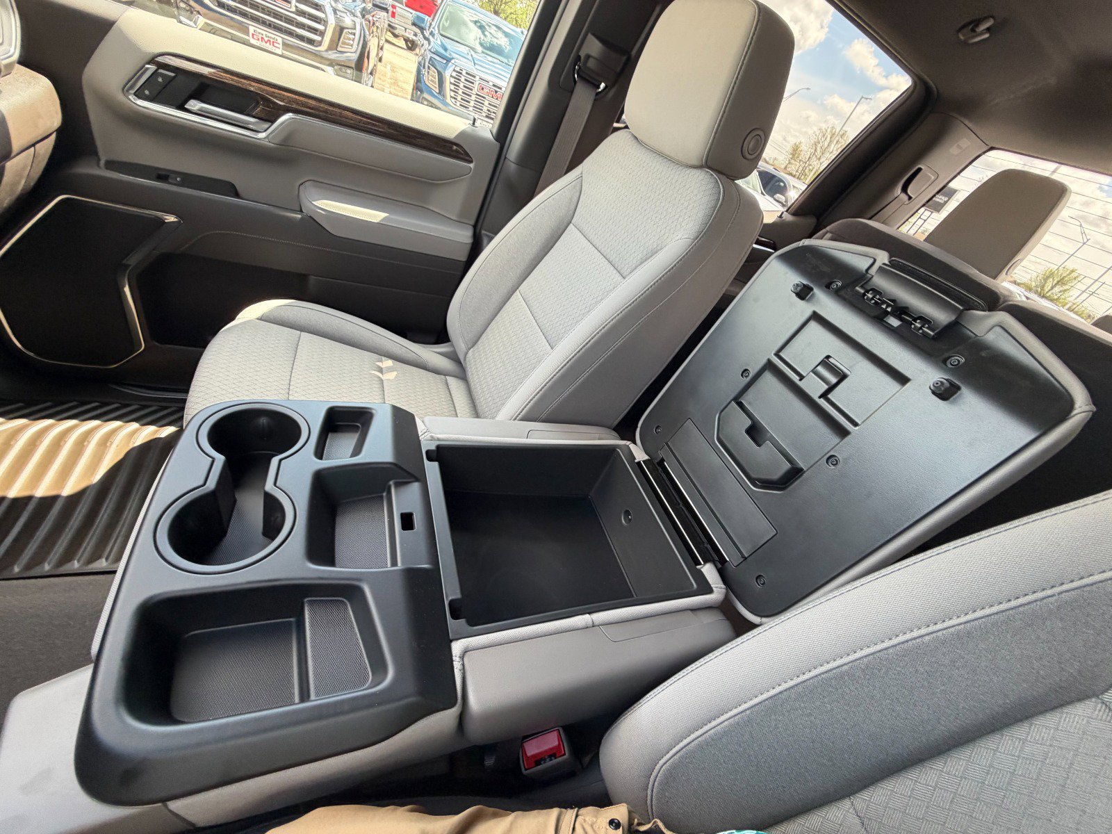 New 2026 GMC Sierra 1500 SLE w/ Max Trailering Package RWD image 18