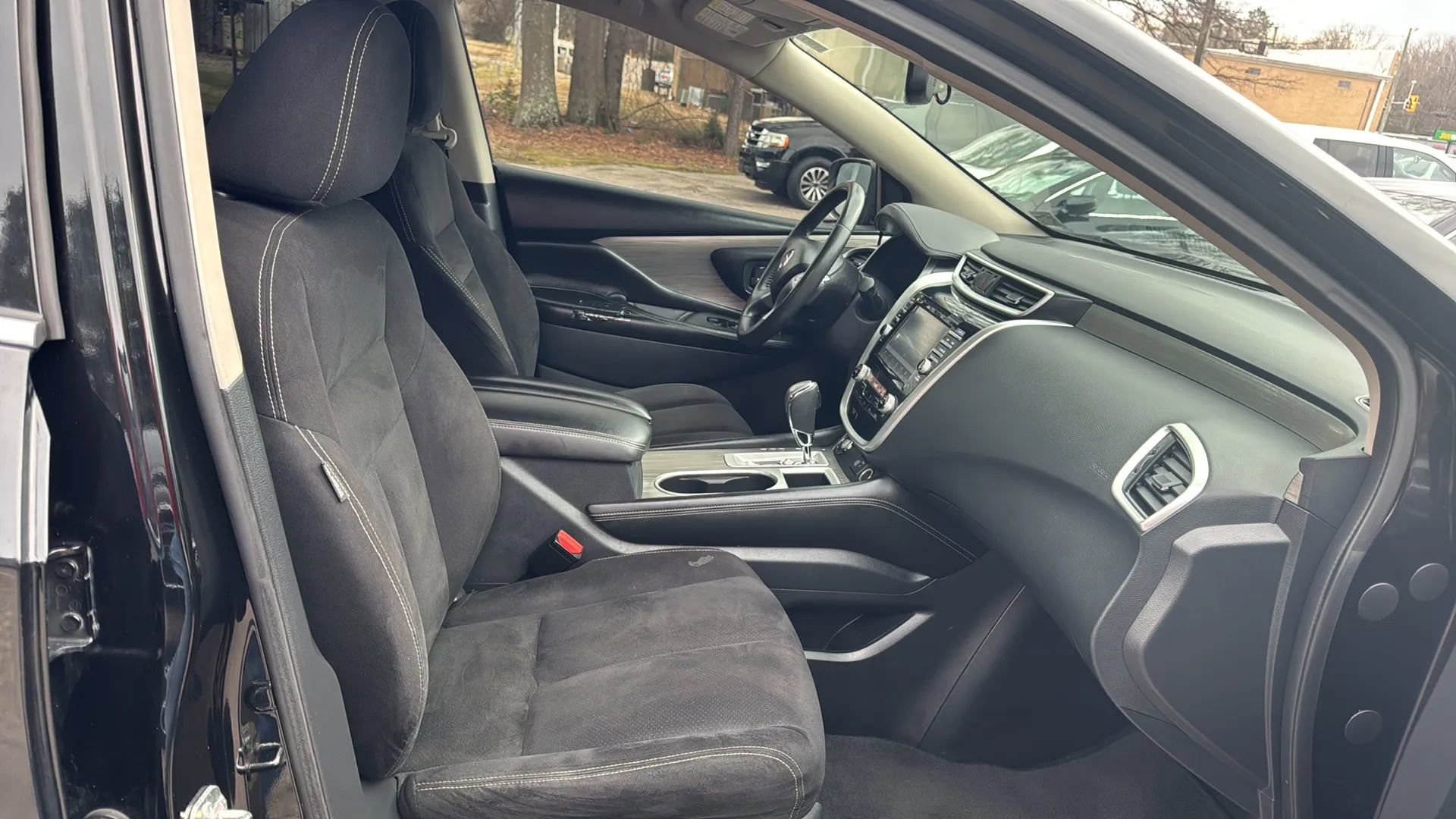 Used 2018 Nissan Murano SV image 12