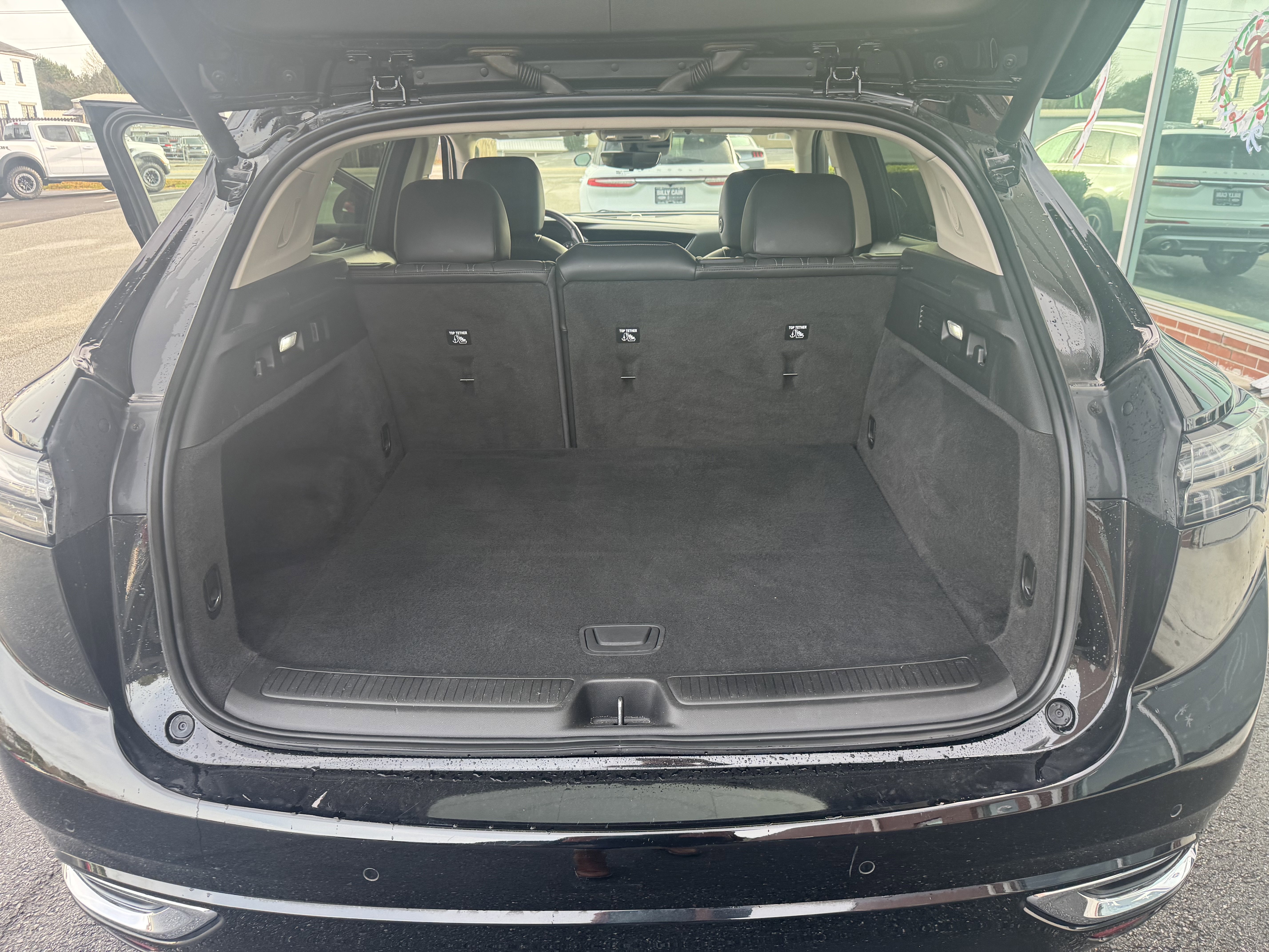 Used 2022 Buick Envision Avenir w/ Technology Package II AWD/4WD image 10