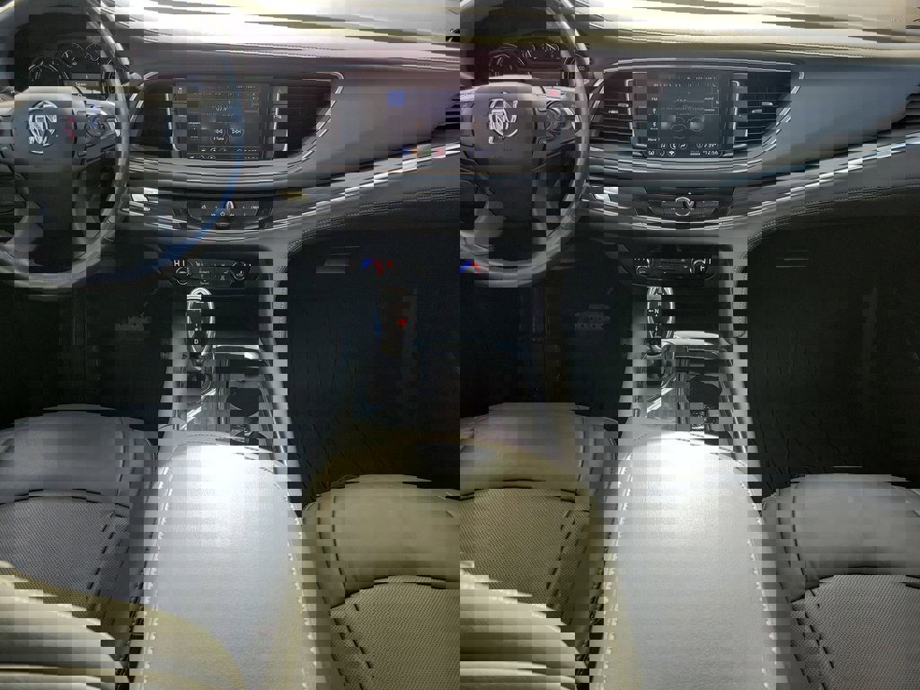 Used 2021 Buick Enclave Essence image 12
