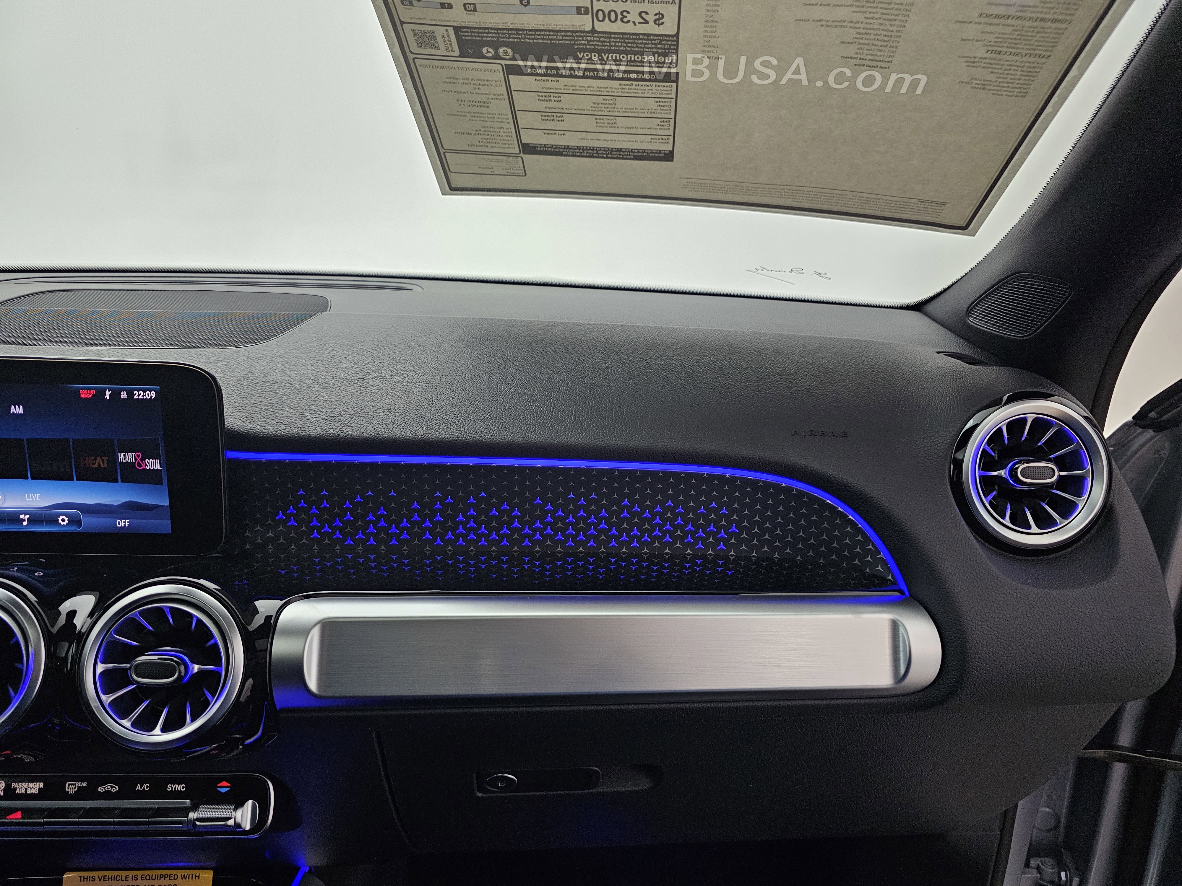 New 2026 Mercedes-Benz GLB 250 4MATIC image 14