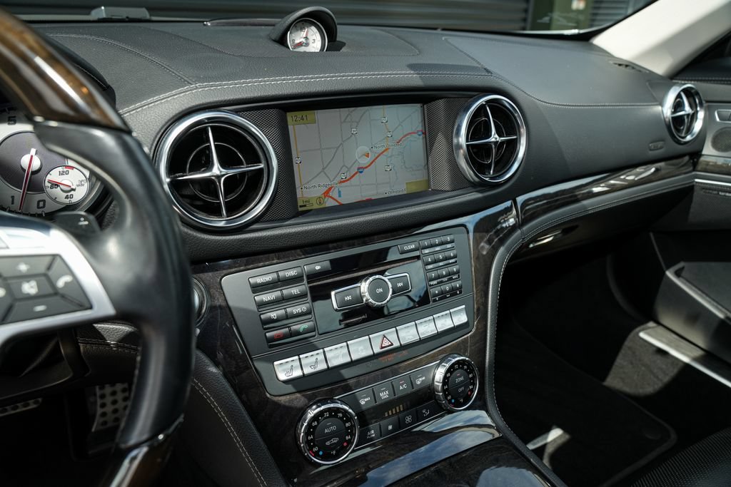 Used 2013 Mercedes-Benz SL 550 image 27