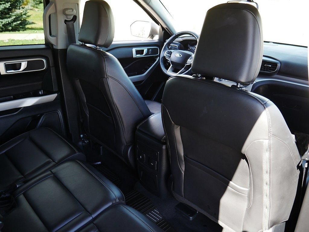 Used 2023 Ford Explorer XLT w/ Equipment Group 202A AWD/4WD image 52