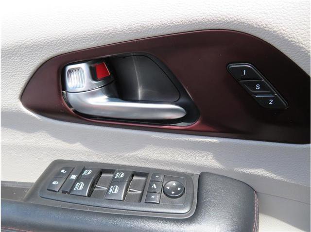 Used 2019 Chrysler Pacifica Limited image 13