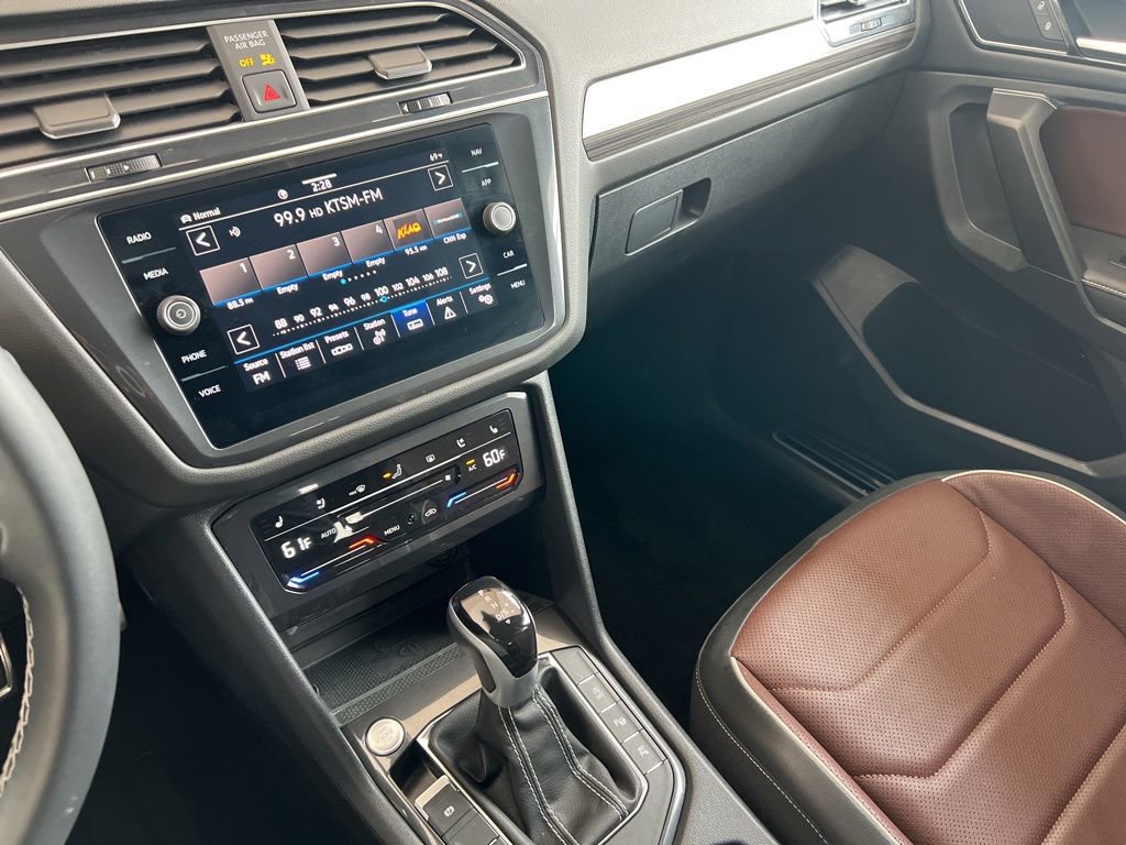 Used 2023 Volkswagen Tiguan SEL R-Line AWD/4WD image 18