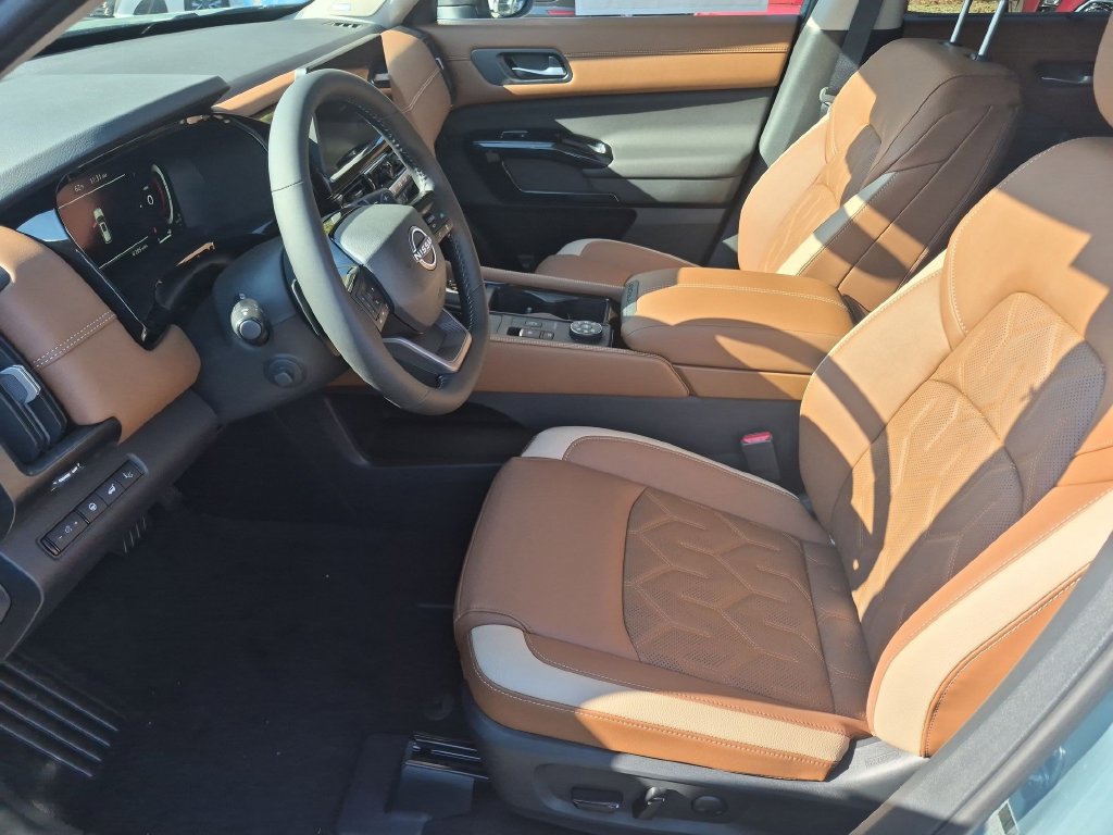 New 2026 Nissan Pathfinder Platinum AWD/4WD image 6