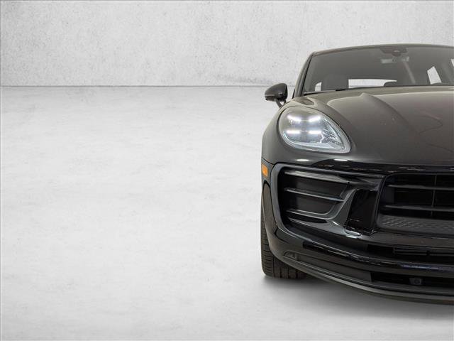 Certified 2025 Porsche Macan AWD/4WD image 11