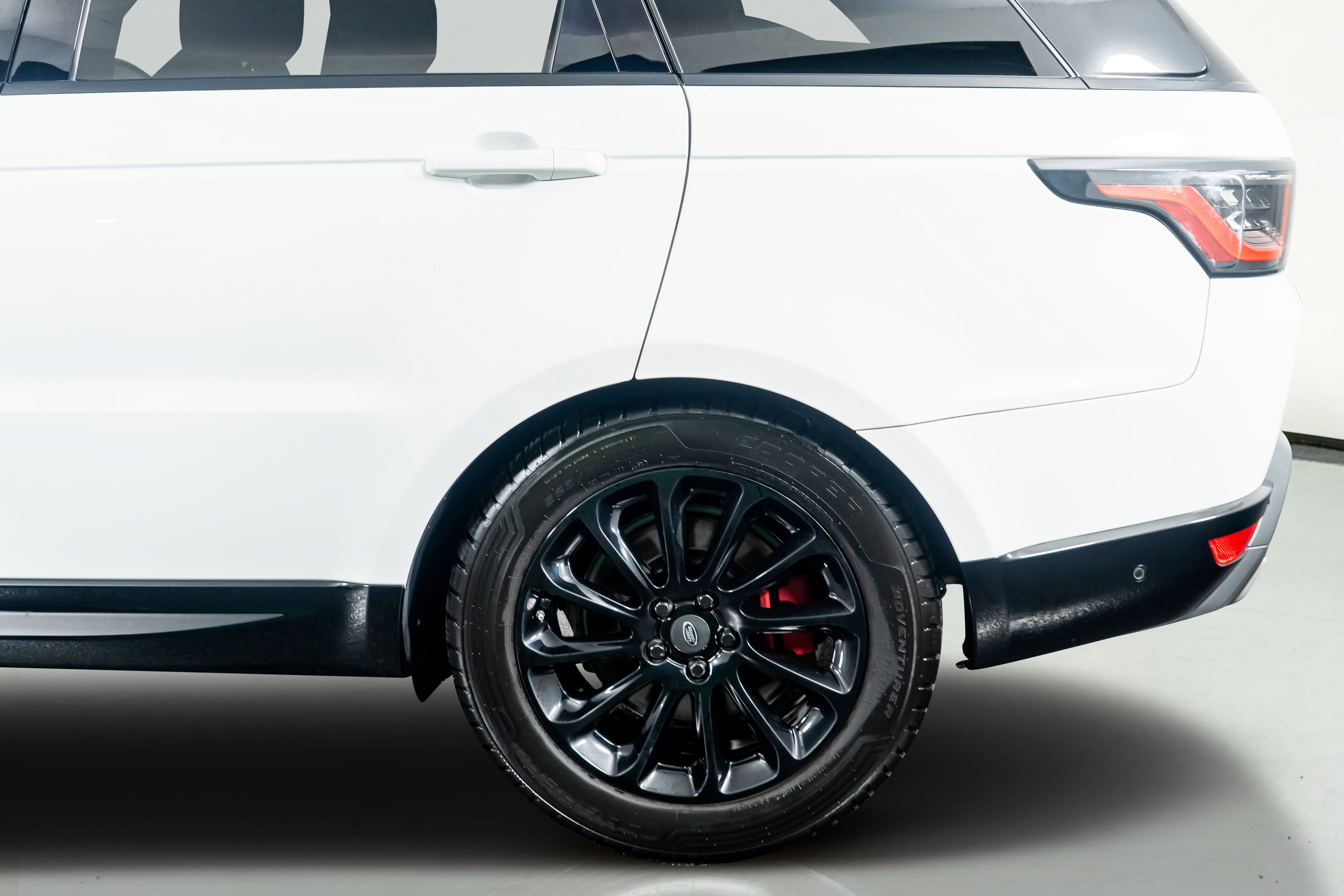 Used 2019 Land Rover Range Rover Sport HSE image 16