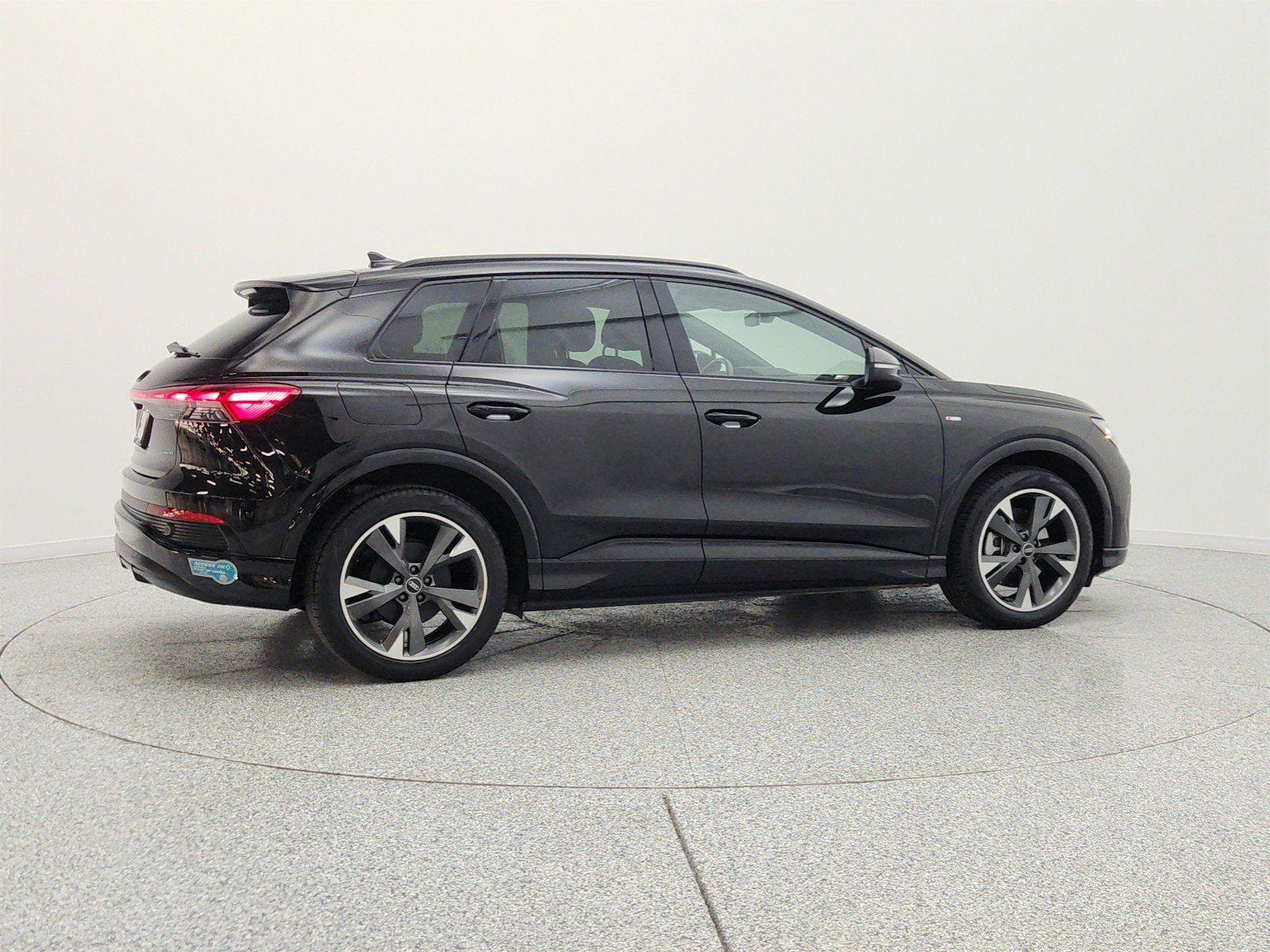 Used 2024 Audi Q4 e-tron Premium Plus AWD/4WD image 5