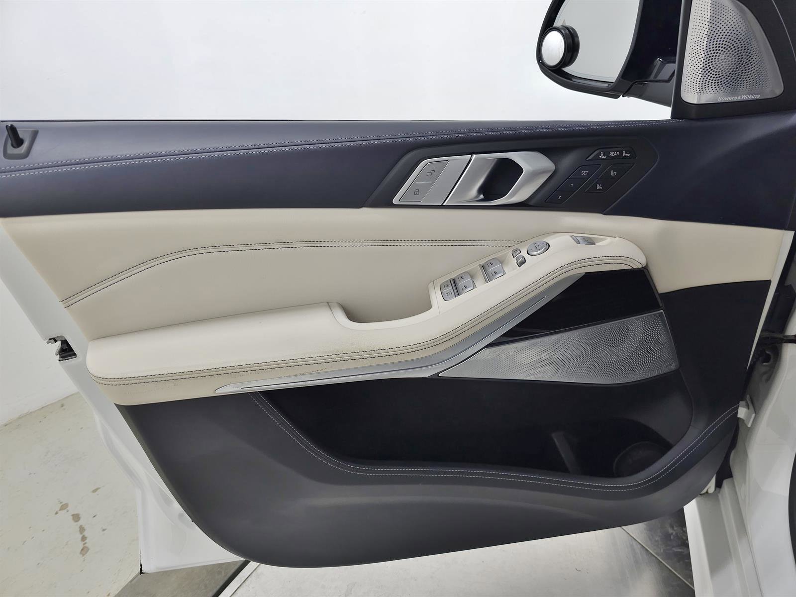 Used 2019 BMW X7 xDrive40i w/ Premium Package image 12