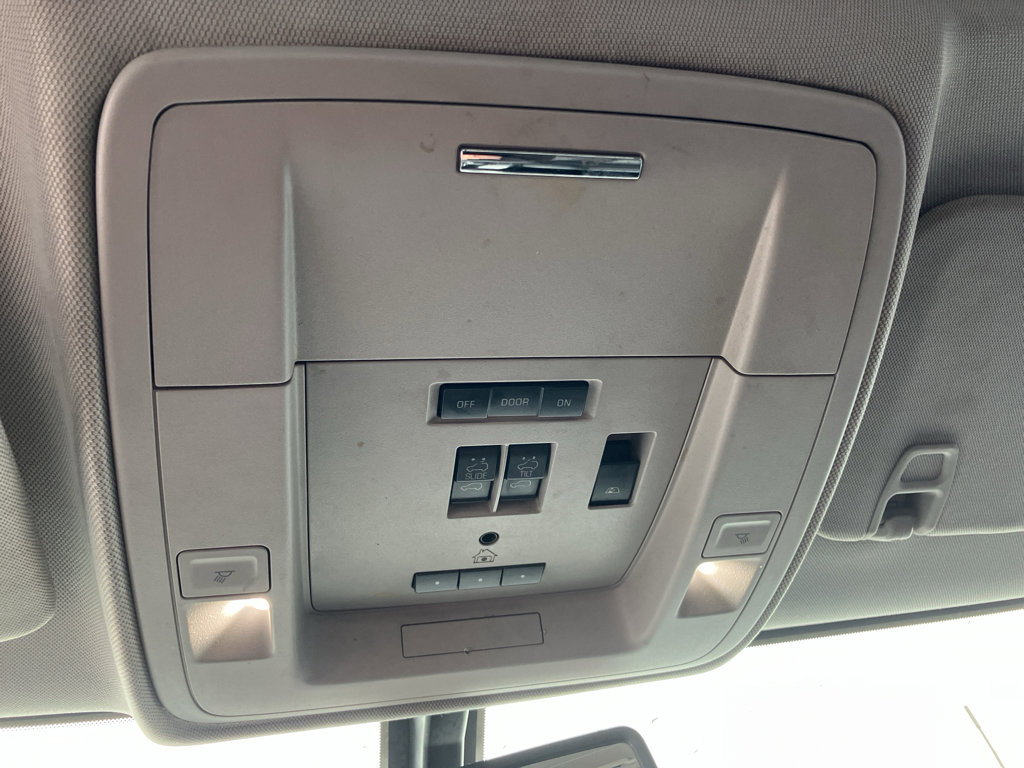 Used 2018 Chevrolet Silverado 2500 LTZ image 27