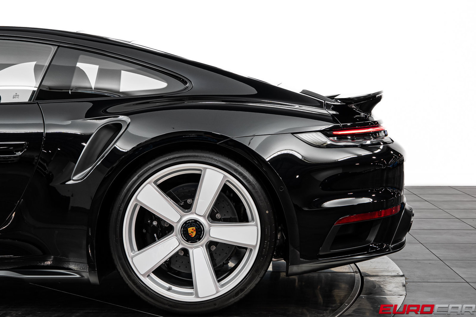 Used 2025 Porsche 911 Turbo S AWD/4WD image 14