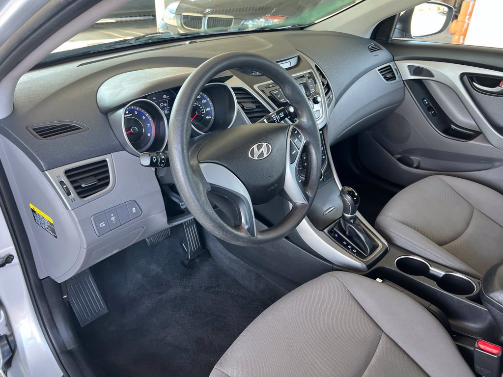 Used 2016 Hyundai Elantra SE FWD image 6