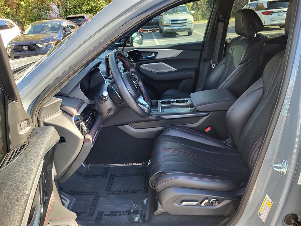 Used 2025 Acura MDX A-Spec image 12