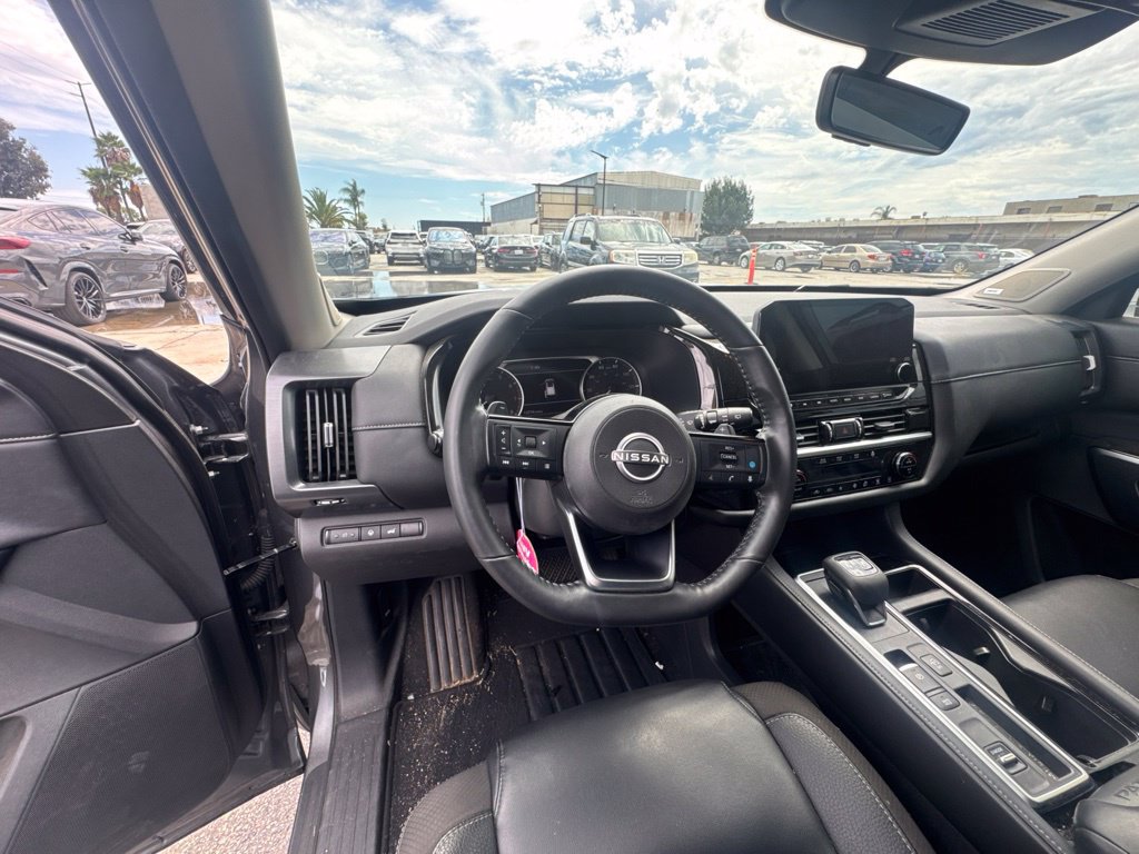 Used 2025 Nissan Pathfinder SL w/ SL Premium Package FWD image 20
