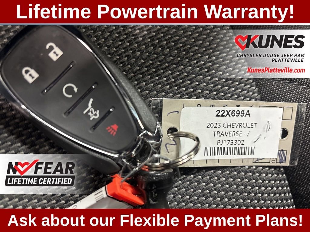 Used 2023 Chevrolet Traverse LT image 30