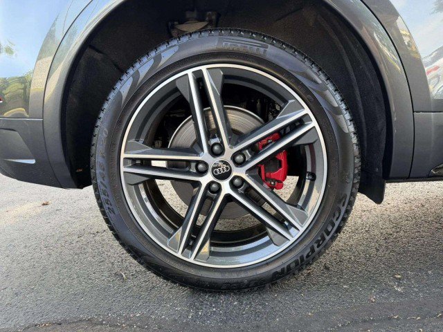 Certified 2025 Audi Q5 e Premium Plus w/ Premium Plus Package AWD/4WD image 32