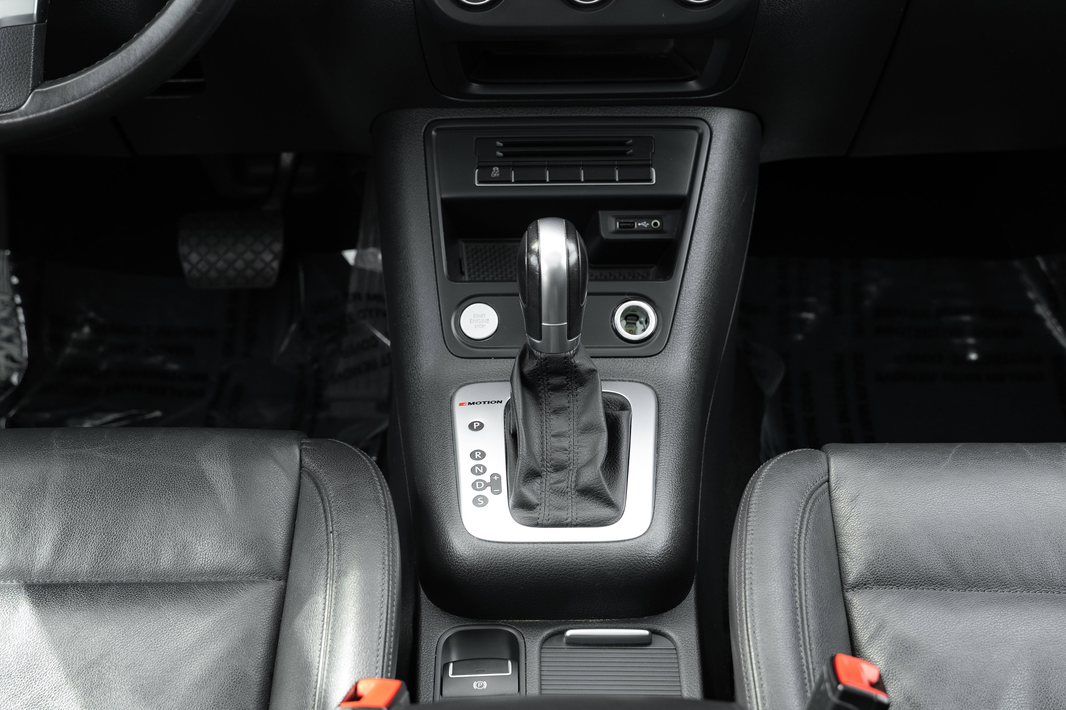 Used 2016 Volkswagen Tiguan SEL image 16